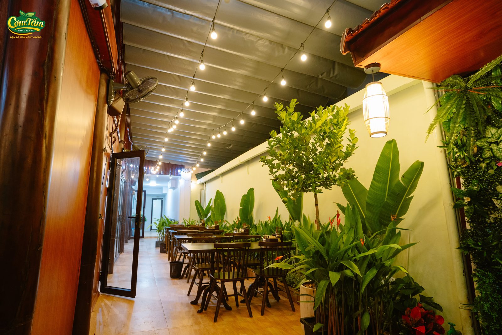 Khu sân vườn cây xanh